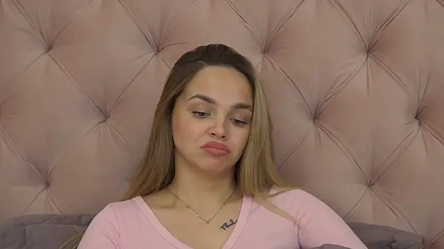 AnitaVenture live cam on StripChat