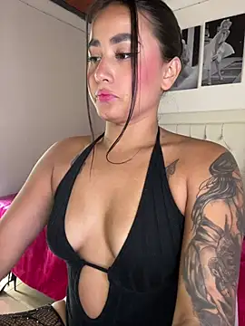 Brenda_Kiss_ live cam on StripChat