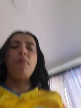 Tesabbi_ live cam on StripChat