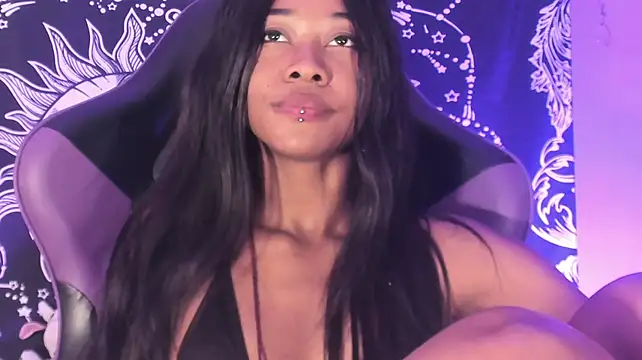Gaia_Gatex live cam on StripChat