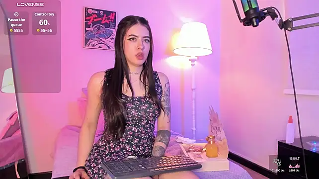 Alice_Vixen live cam on StripChat