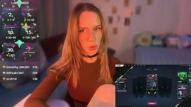 DellaCampbell live cam on StripChat