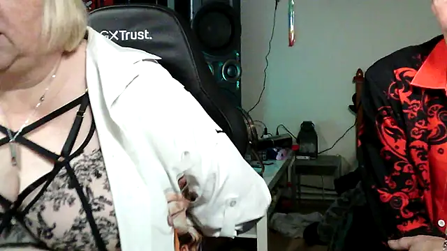 paulus52 live cam on StripChat