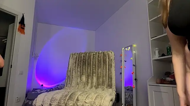 Live sex cam of FlirtyCouple