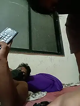 Prajakta123 live cam on StripChat