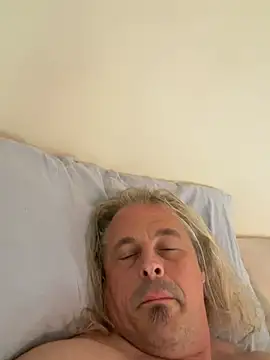 zeus337 live cam on StripChat