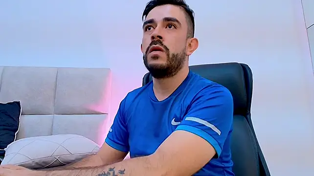 NicoSaint_ on Stripchat