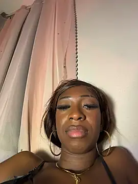 Nina_Velveta