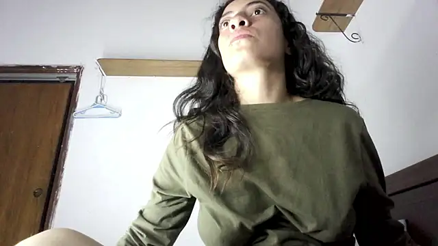 KiraVelveet live sex cam