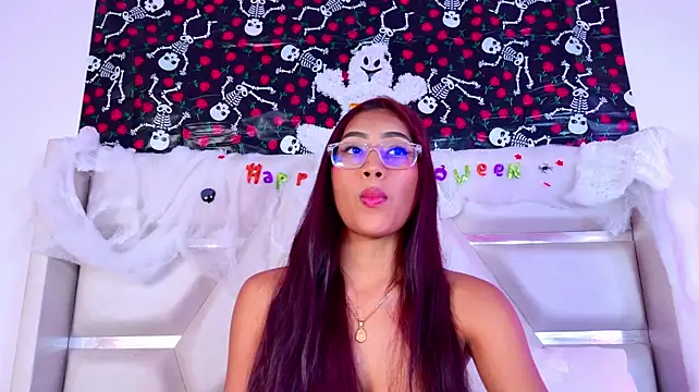 YesyHills live cam on StripChat