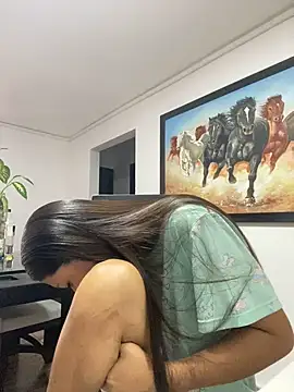 romie_rous (T young) - Masturbate Romi la polla