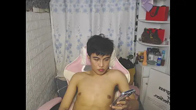 _peachyboyyy webcam