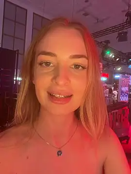 EvieEvans live webcam