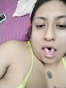 EmpaticBolillo live cam on StripChat
