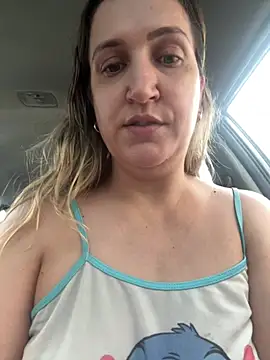 bia_sexynovaes (F milf) - Bia senta no pau dentro do 🚗