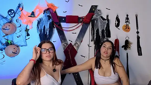 Hana_and_Chantal live blowjob cam
