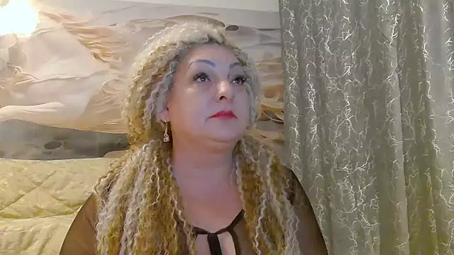 clarabbw47 live cam on StripChat