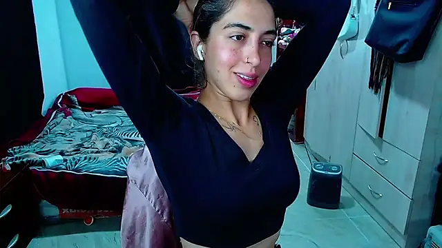 MariamGray1 live cam on StripChat