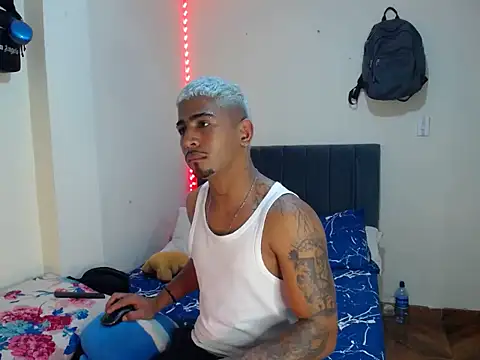 black_hot1 live cam on StripChat
