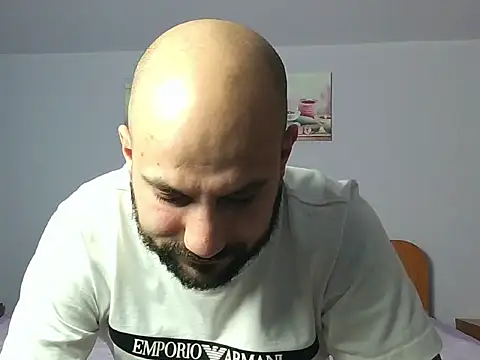 LorenzoCapone69 on Stripchat