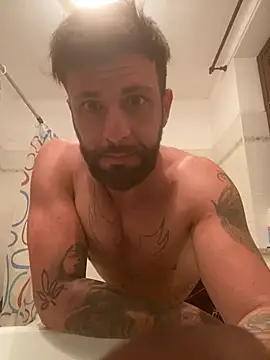 Cicciotti97 live cam on StripChat