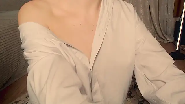 Lilia_blossom live cam on StripChat