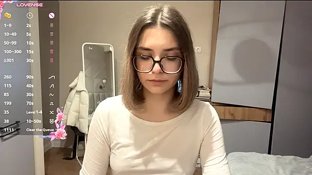 AnnaVelvetFire live cam on StripChat