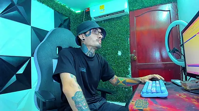 Boy_tatto77 webcam