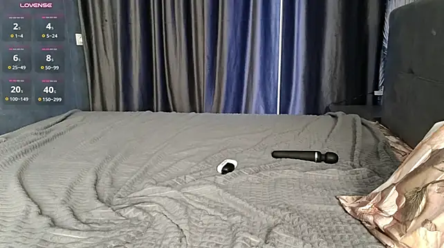 Alice_Sweetiee live cam on StripChat