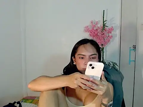 ur_asianhotleah