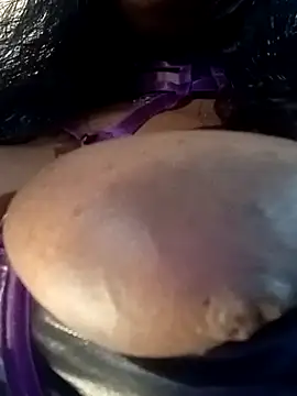 AmazonianMistress webcam