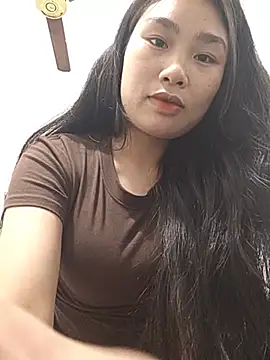 Emma-18t live cam on StripChat