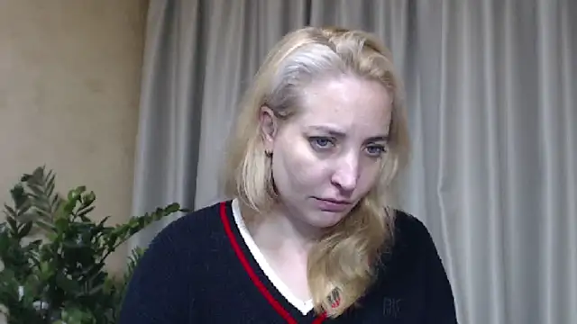 sweetpussy live cam on StripChat
