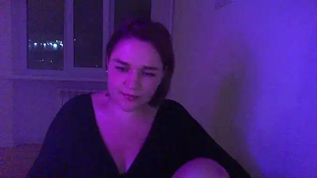 Lunessara live cam on StripChat