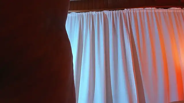 NikollSalas live cam on StripChat