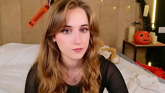 Tara_Keats live cam on StripChat