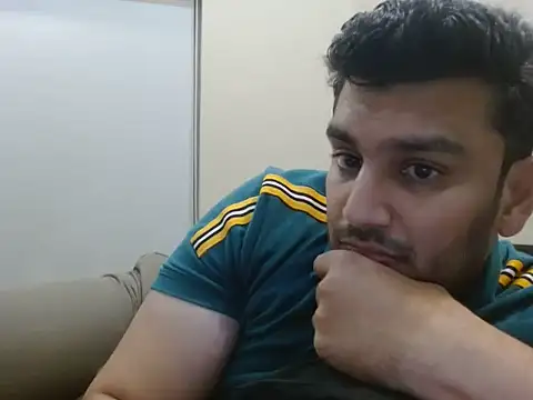 robintoit live cam on StripChat