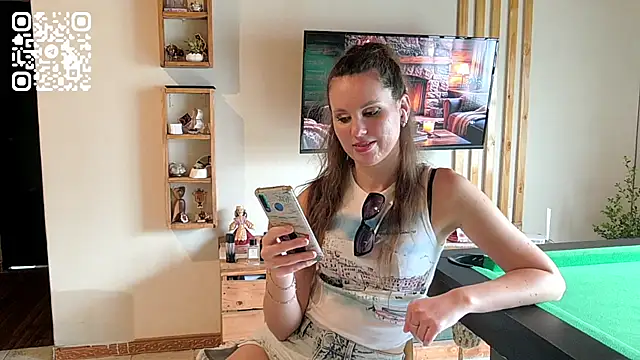 JacklynSwisshelm live cam on StripChat