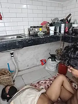 Webcam porno en directo de Miss_haniya01