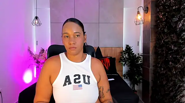 EbonyHorrny webcam