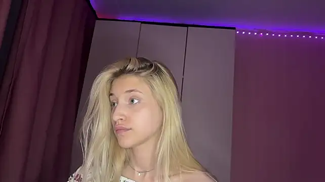 FiveFootBlonde