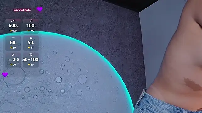 reinachloe (F young) - Fingering pussy + Domi vibratig harder🔥