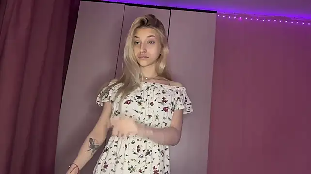 FiveFootBlonde