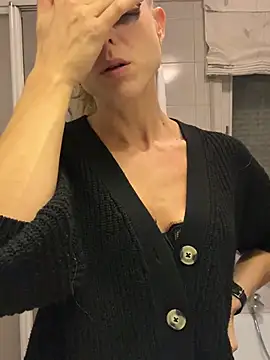 VivienneBlac live cam on StripChat
