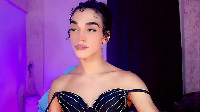 the-horus-girl live cam on StripChat