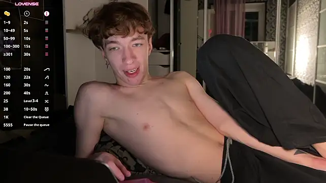 vogueslay live cam on StripChat