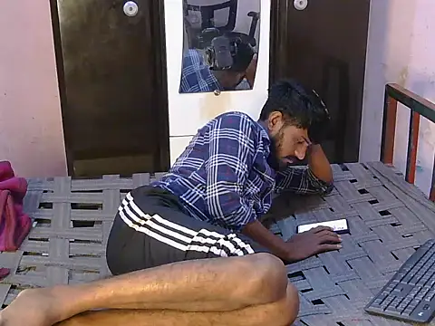 Yuvi_hot live cam on StripChat