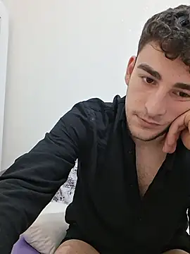 Yasinyasin7 live cam on StripChat