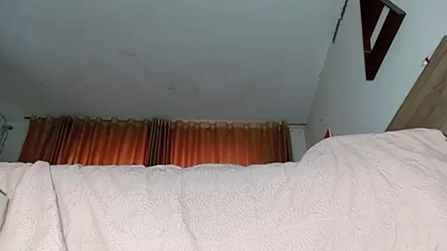 nastysweettmom live cam on StripChat
