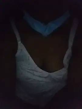 olly_bba live cam on StripChat